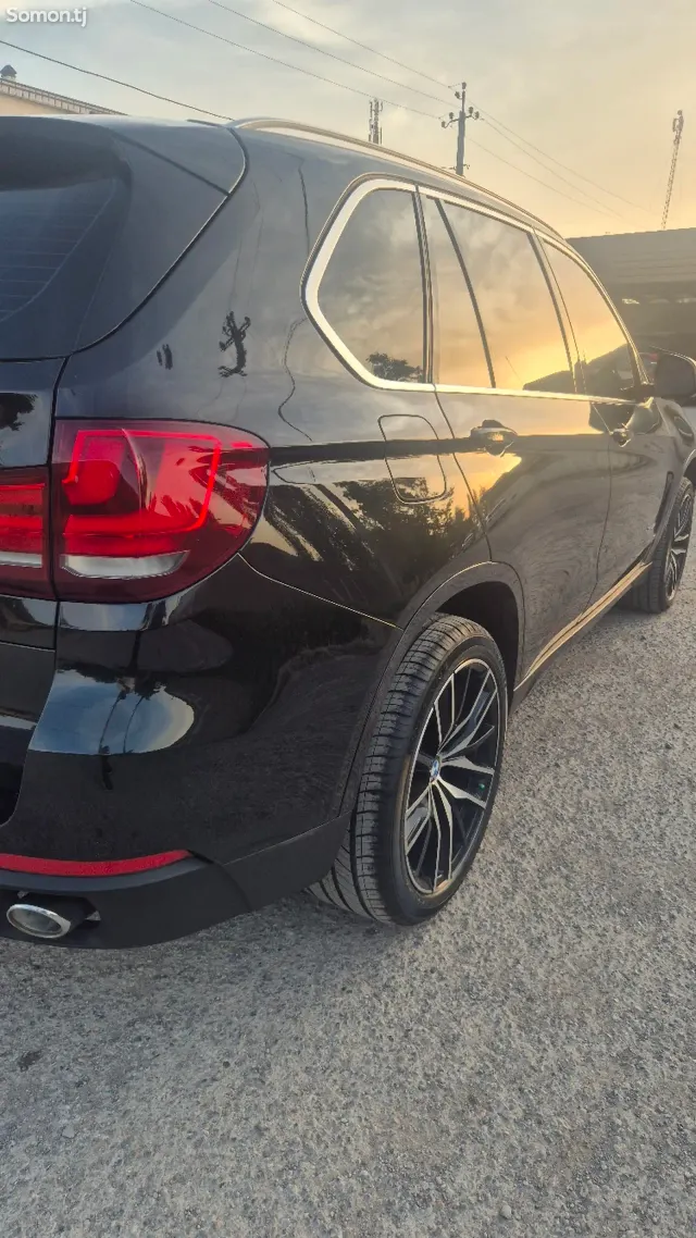 BMW X5 2015 · 3.0 AT