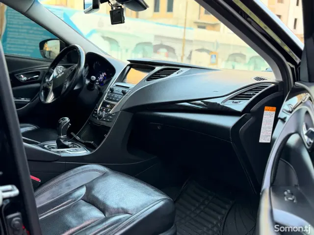 Hyundai Grandeur 2014 · 2.4 AT