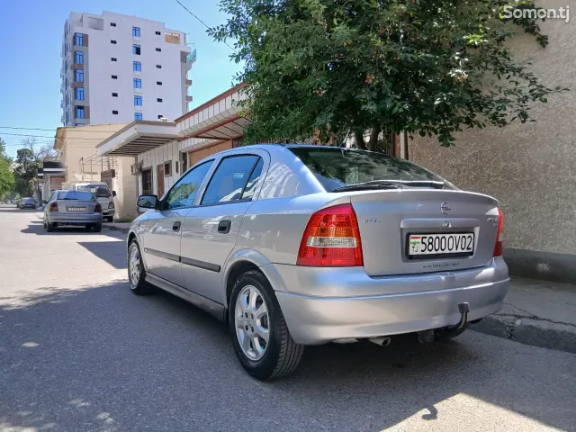 Opel Astra G 1998 · 1.6 MT