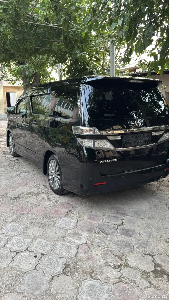 Toyota Vellfire 2014 · 2.4 CVT