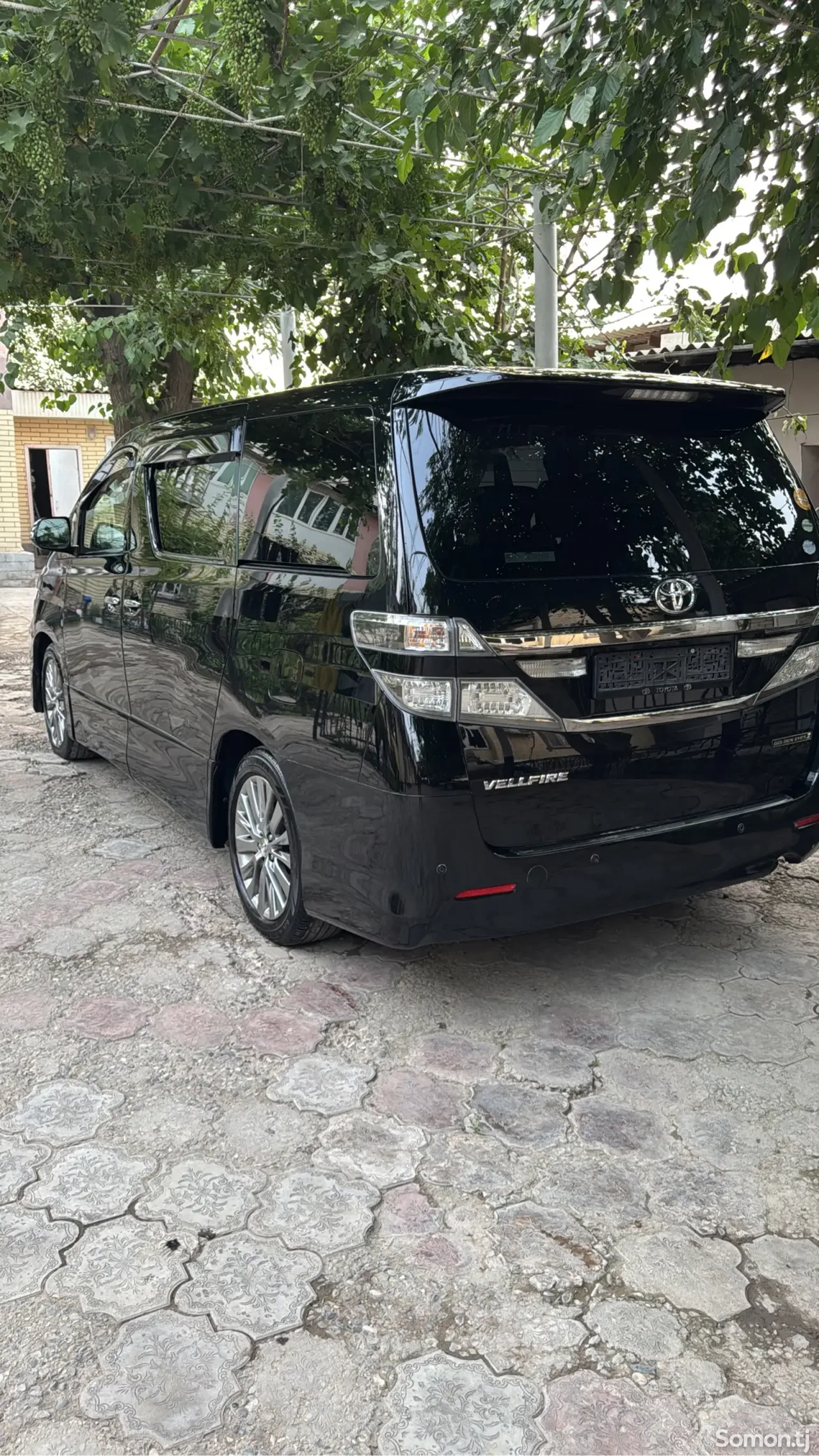 Toyota Vellfire 2014 · 2.4 CVT