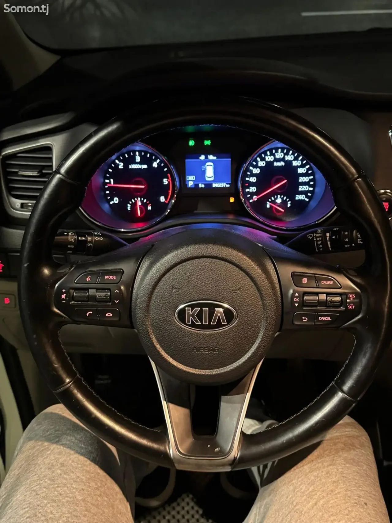 Kia Carnival 2019 · 2.2 AT