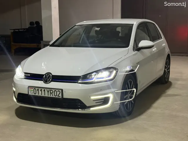 Volkswagen Golf 2019 · 2.4 AT