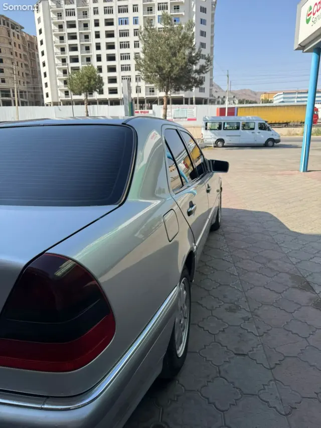 Mercedes-Benz C class 2000 · 2.8 AT