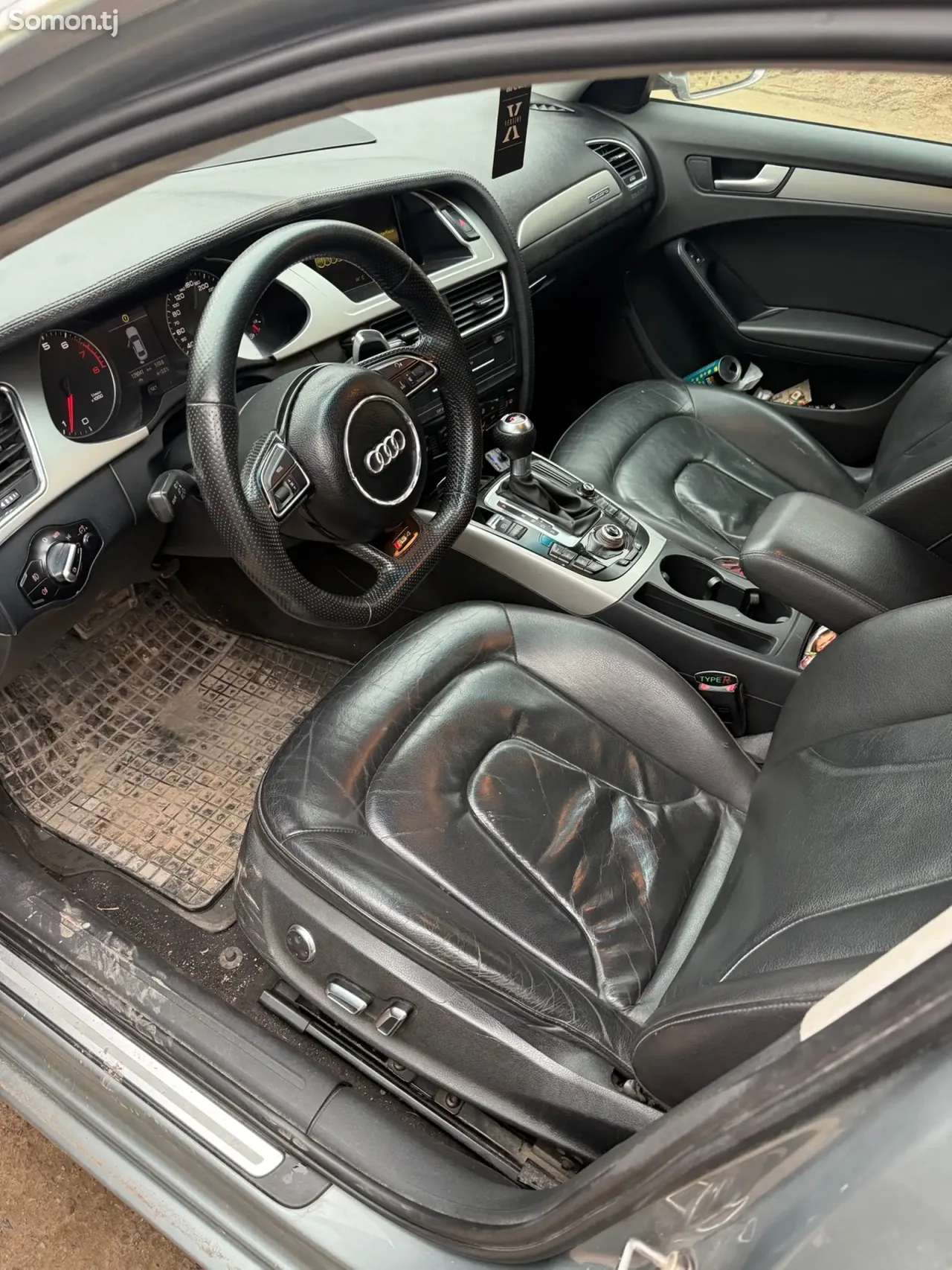 Audi RS4 2011 · 2.0 AT