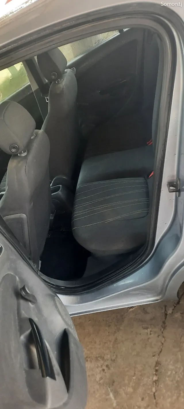 Opel Corsa 2007 · 1.6 MT
