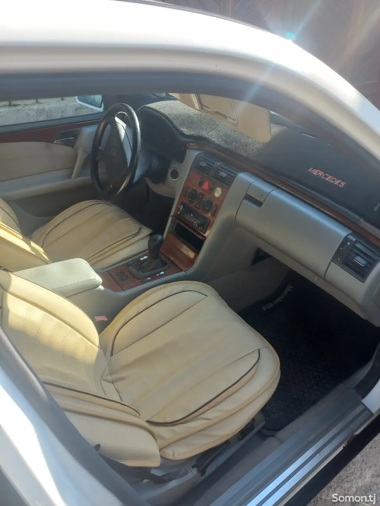 Mercedes-Benz E class 1998 · 2.2 MT