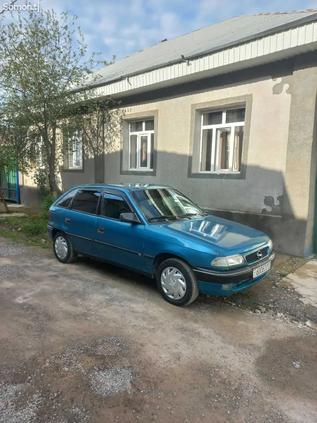 Opel Astra F 1993 · 1.6 MT