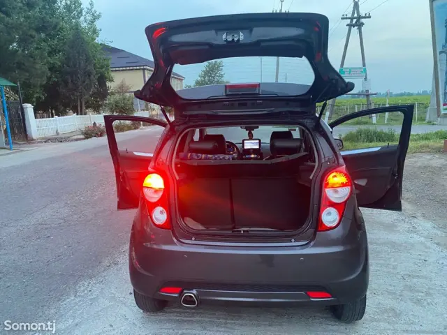Chevrolet Spark 2014 · 1.6 AT