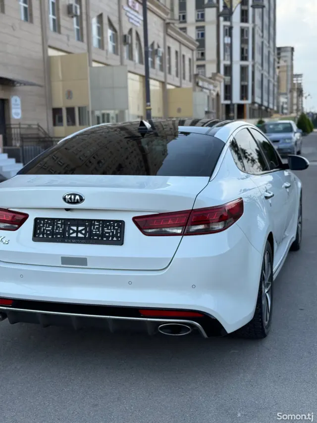 Kia K5 2016 · 2.0 AT
