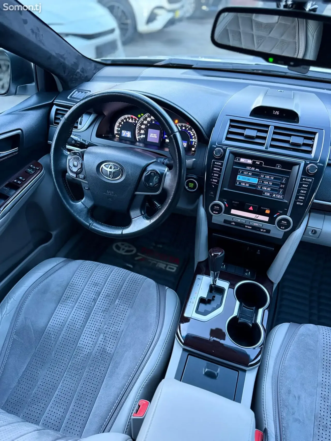 Toyota Camry 2013 · 2.5 AT