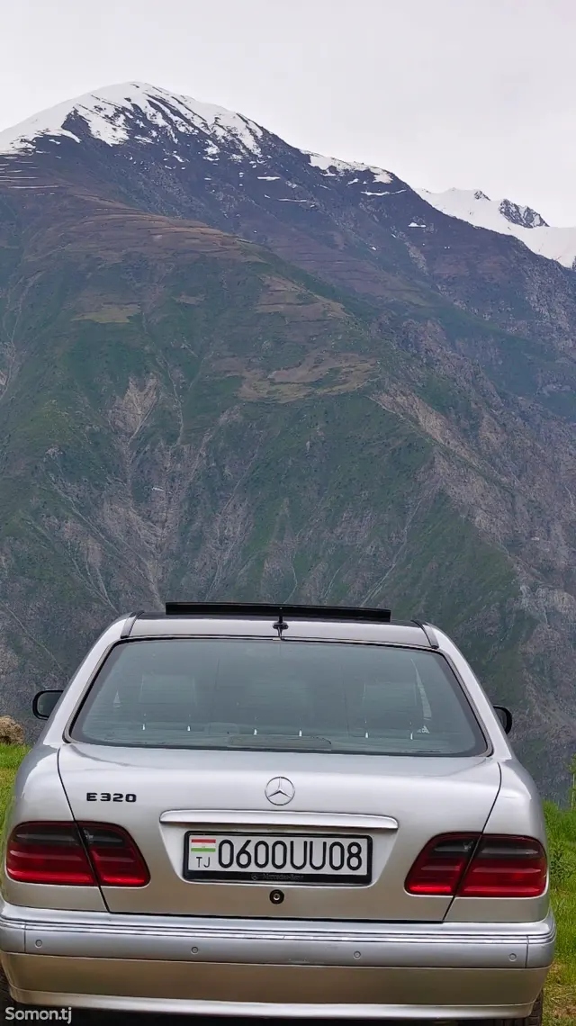Mercedes-Benz E class 2000 · 3.2 AT