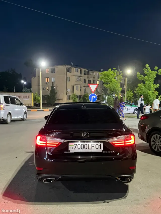 Lexus ES series 2016 · 3.5 AT