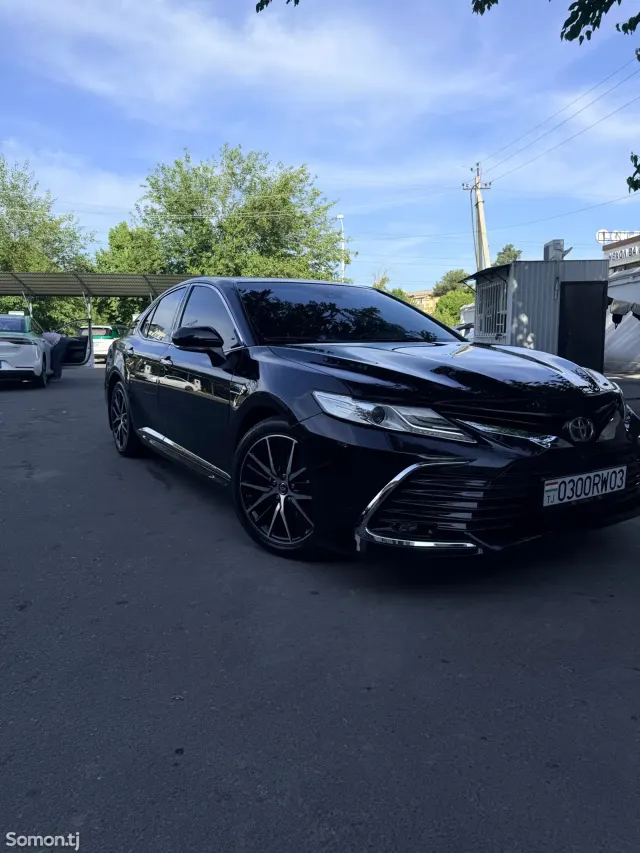 Toyota Camry 2018 · 2.5 AT