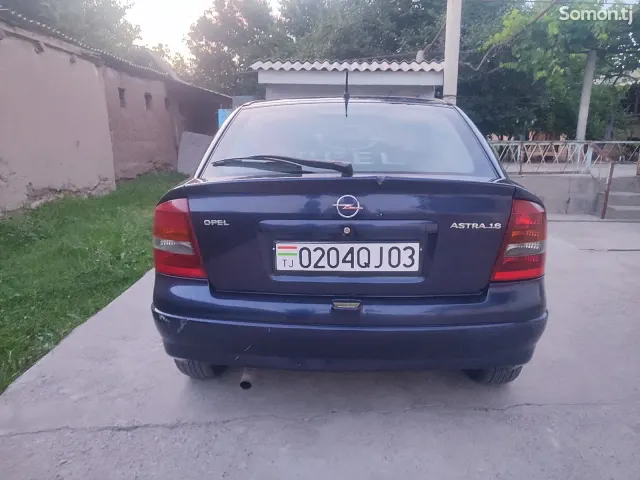 Opel Astra G 1998 · 1.6 MT