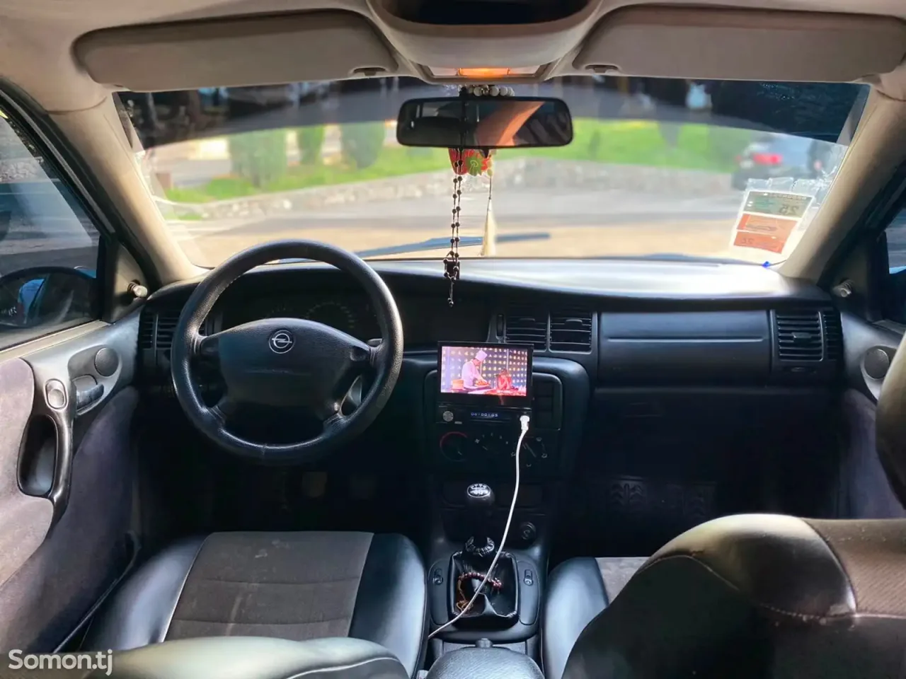 Opel Vectra B 2000 · 1.6 MT