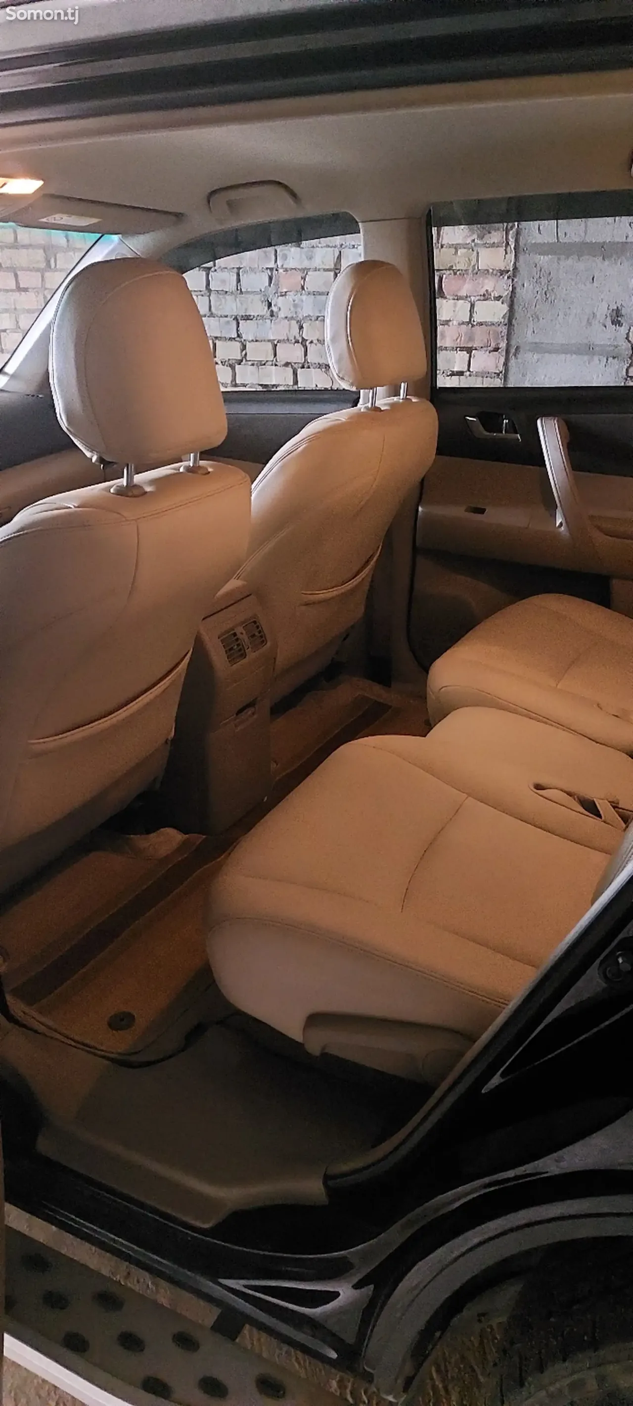 Toyota Highlander 2014 · 2.7 AT