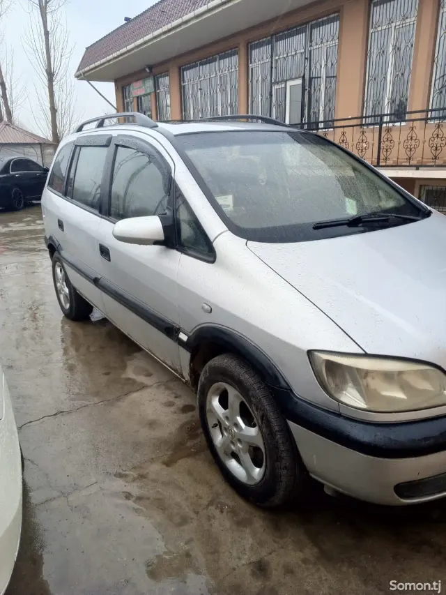 Opel Zafira 2000 · 1.8 MT