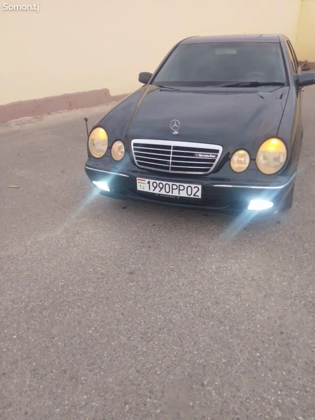 Mercedes-Benz E class 2001 · 2.4 AT