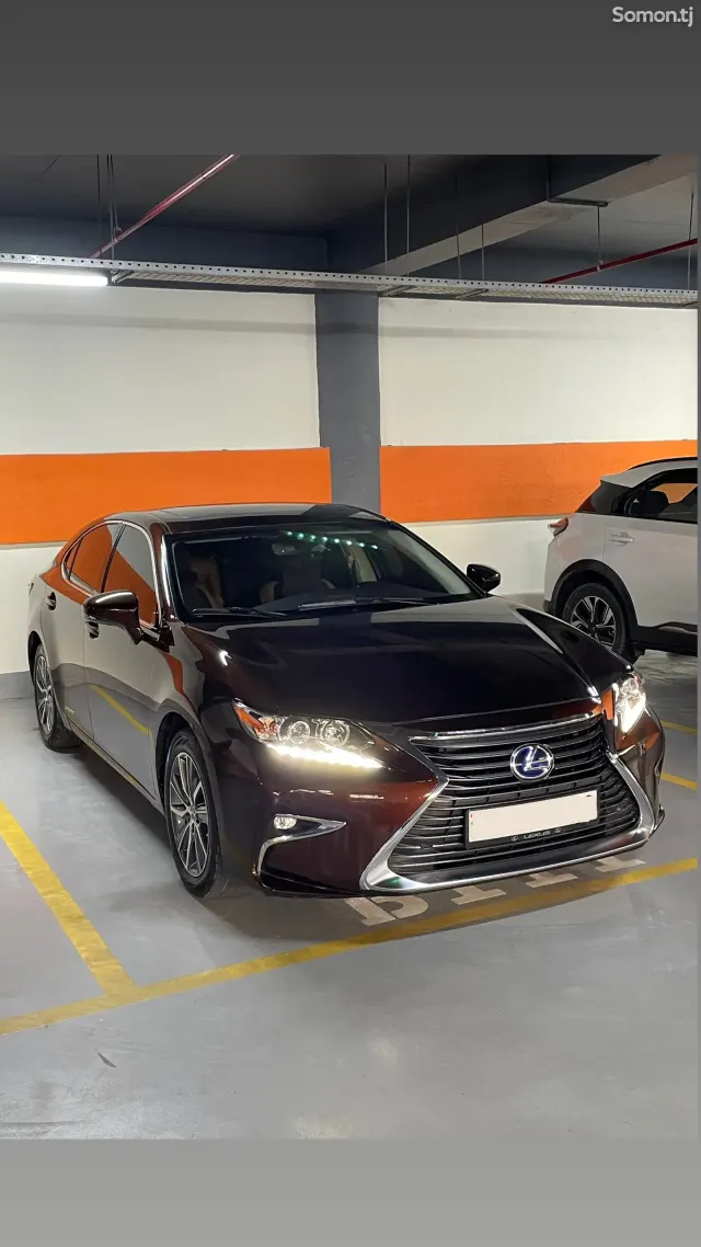 Lexus ES series 2016 · 2.5 AT