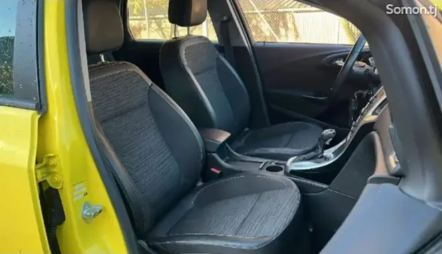 Opel Astra J 2015 · 1.4 AT