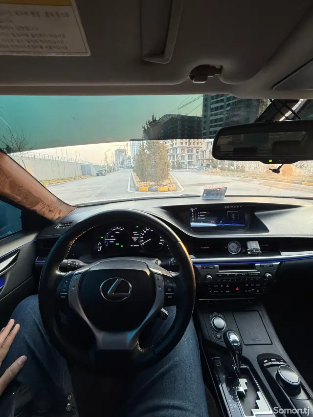 Lexus ES series 2014 · 3.0 CVT