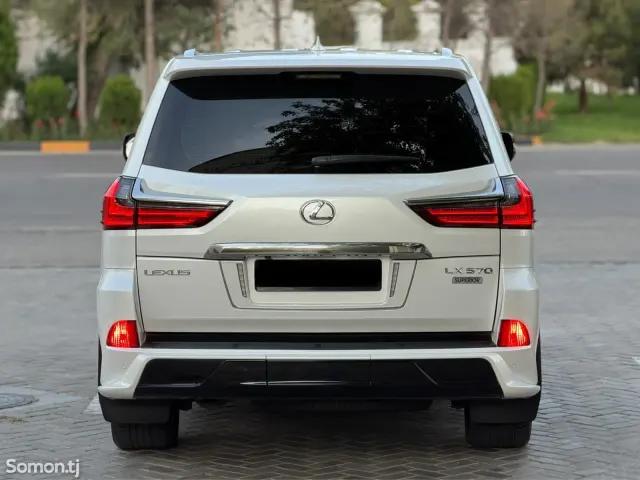 Lexus LX series 2019 · 5.7 AT