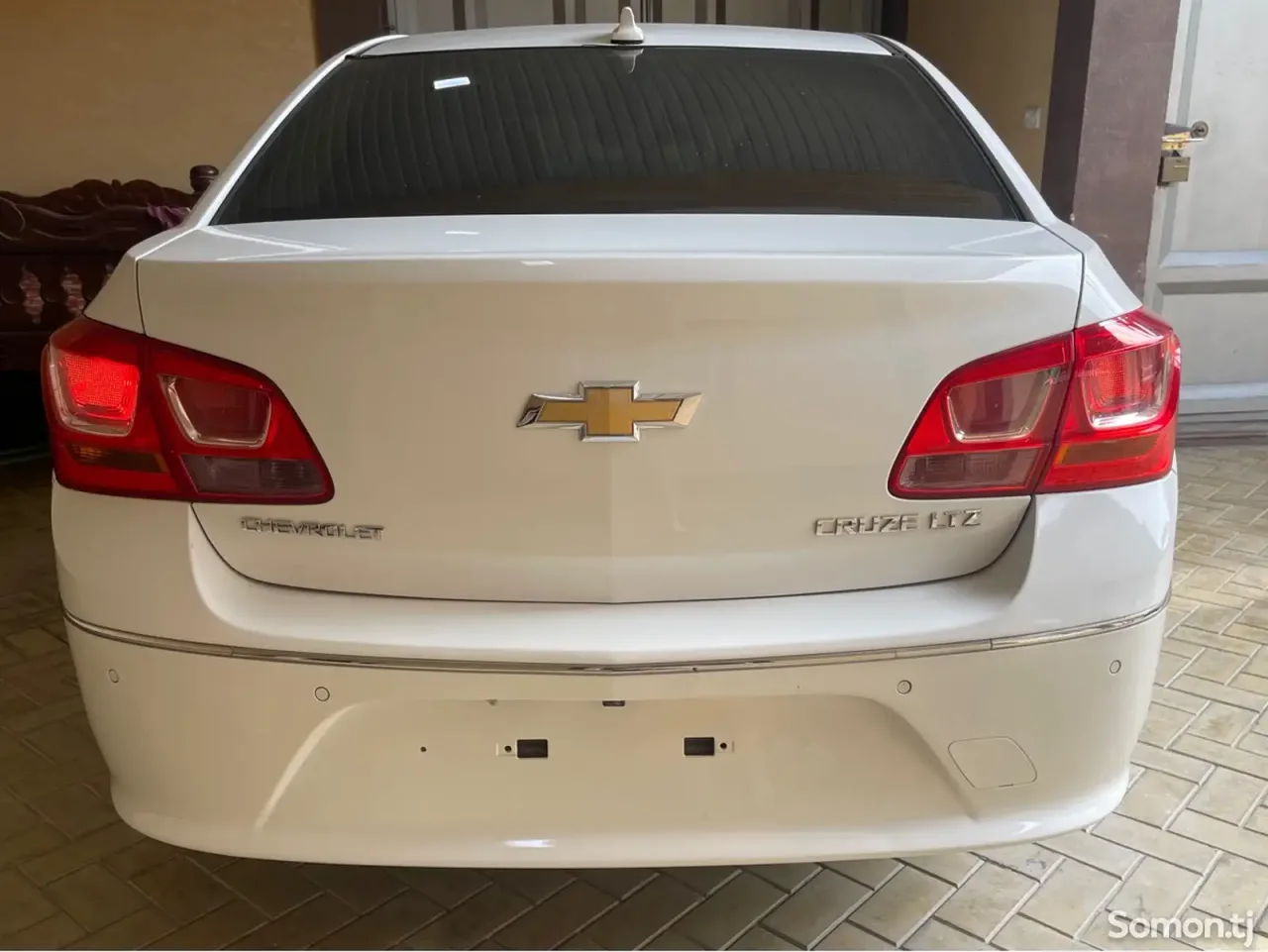 Chevrolet Cruze 2016 · 1.8 AT