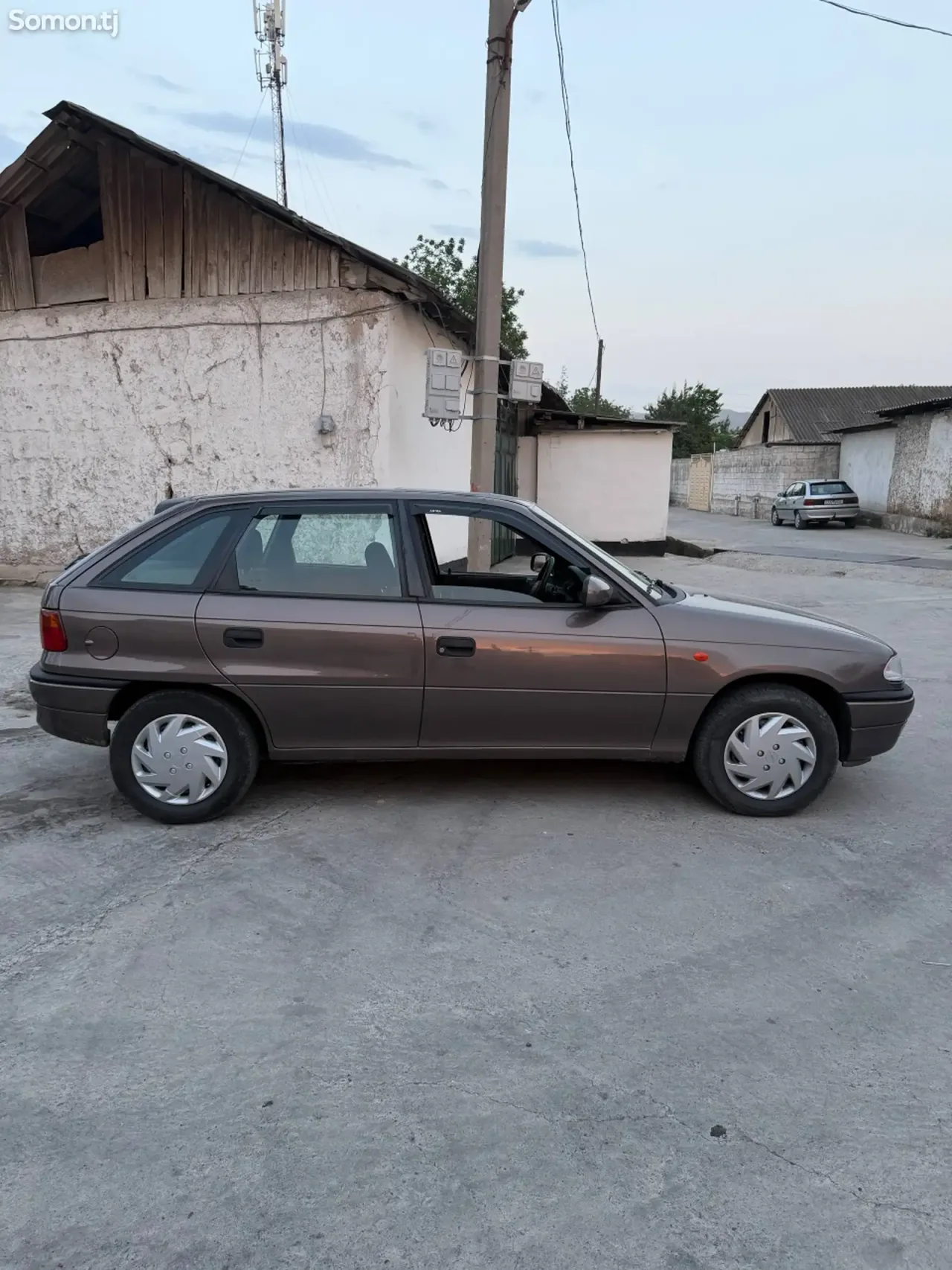 Opel Astra F 1998 · 1.6 MT