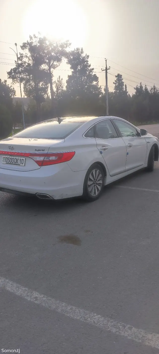 Hyundai Grandeur 2014 · 2.4 AT