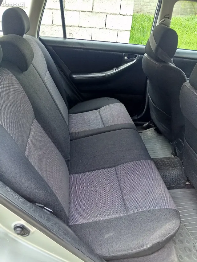 Toyota Corolla 2006 · 1.6 MT