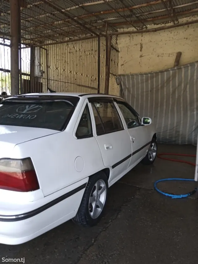 Daewoo Nexia 1995 · 1.6 MT