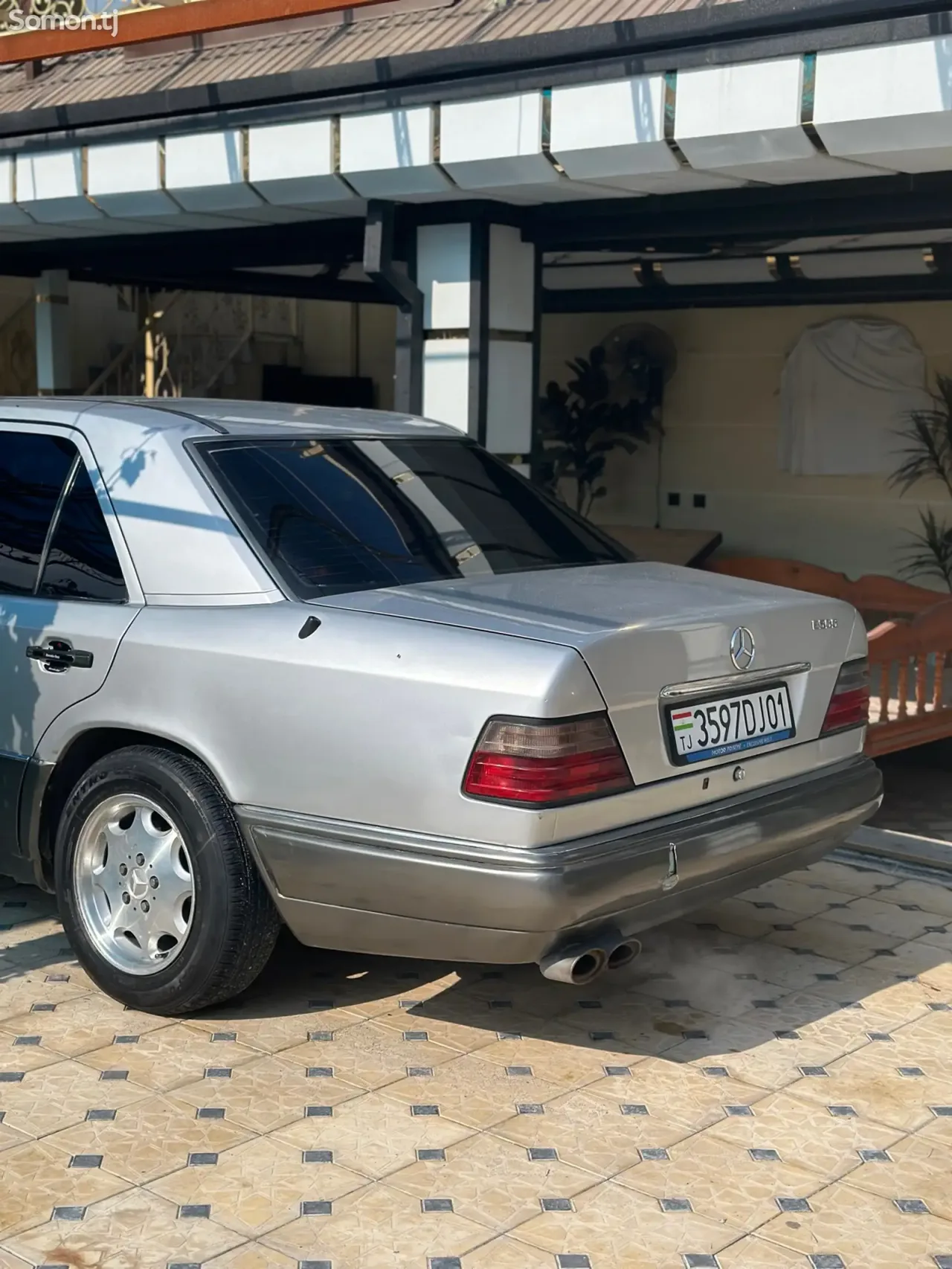 Mercedes-Benz E class 1994 · 2.0 AT