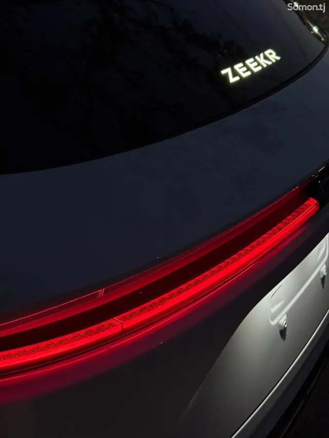 Zeekr 7X 2026 · AMT