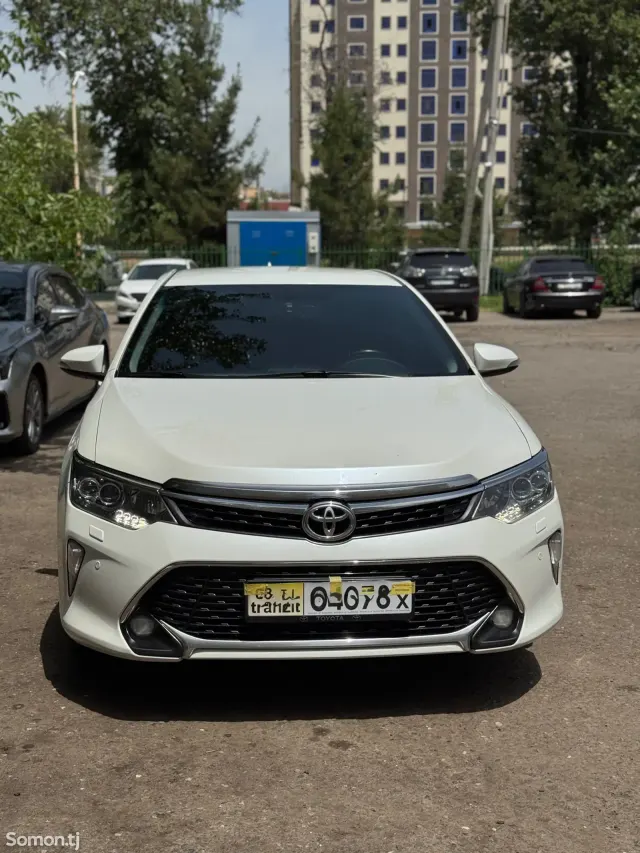 Toyota Camry 2018 · 3.5 AT