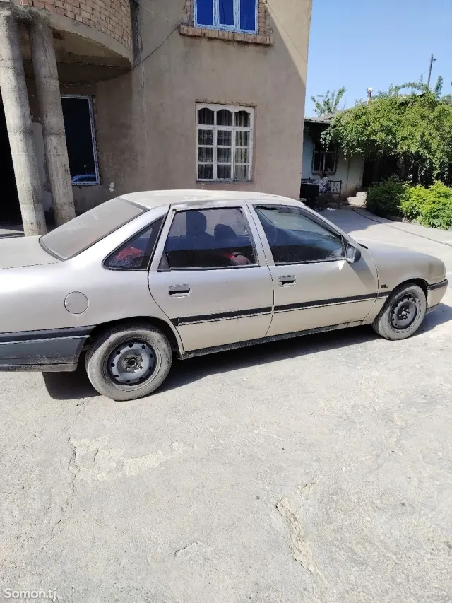 Opel Vectra A 1990 · 1.8 MT