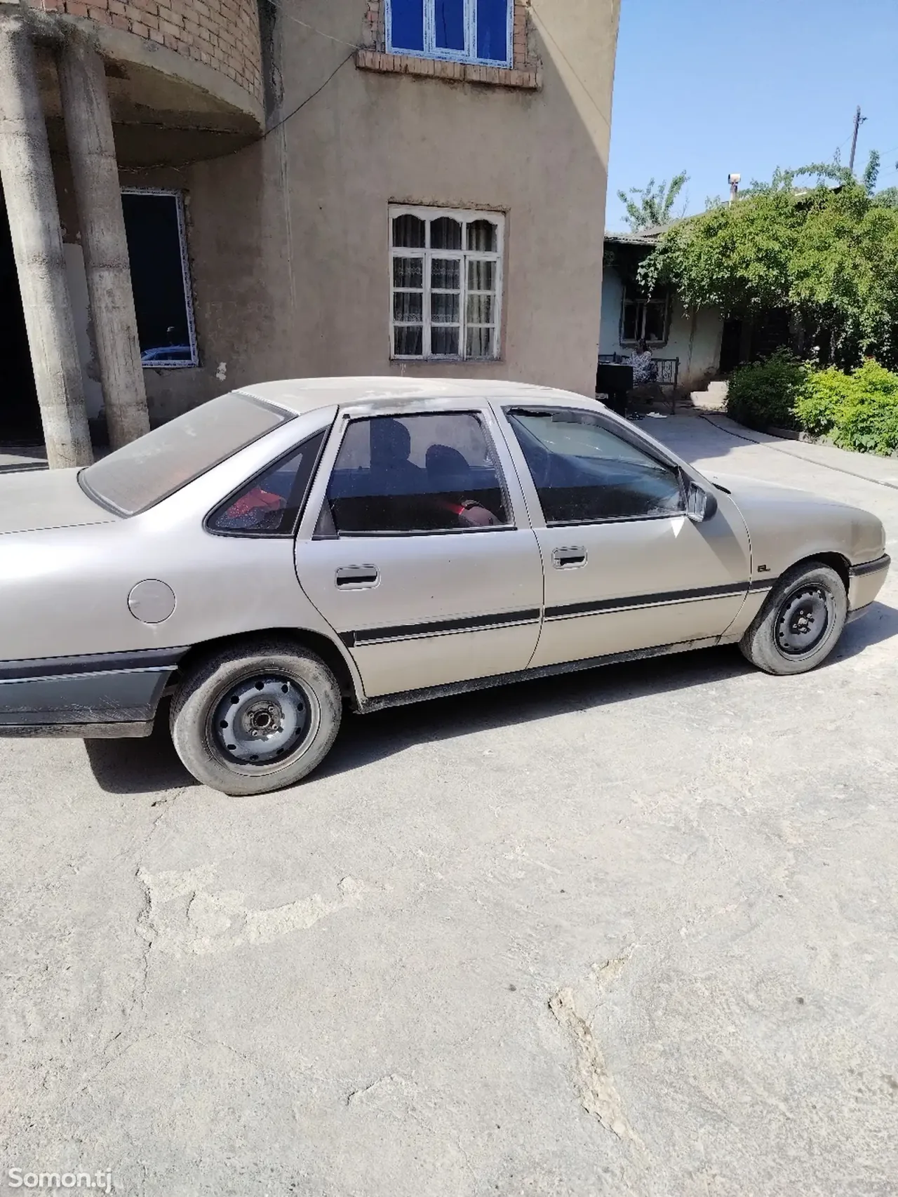 Opel Vectra A 1990 · 1.8 MT
