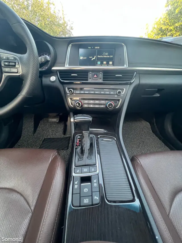 Kia K5 2016 · 1.7 AT
