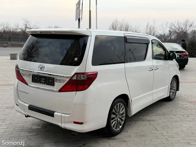 Toyota Alphard 2014 · 2.4 AT