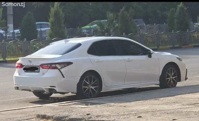 Toyota Camry 2022 · 2.5 CVT
