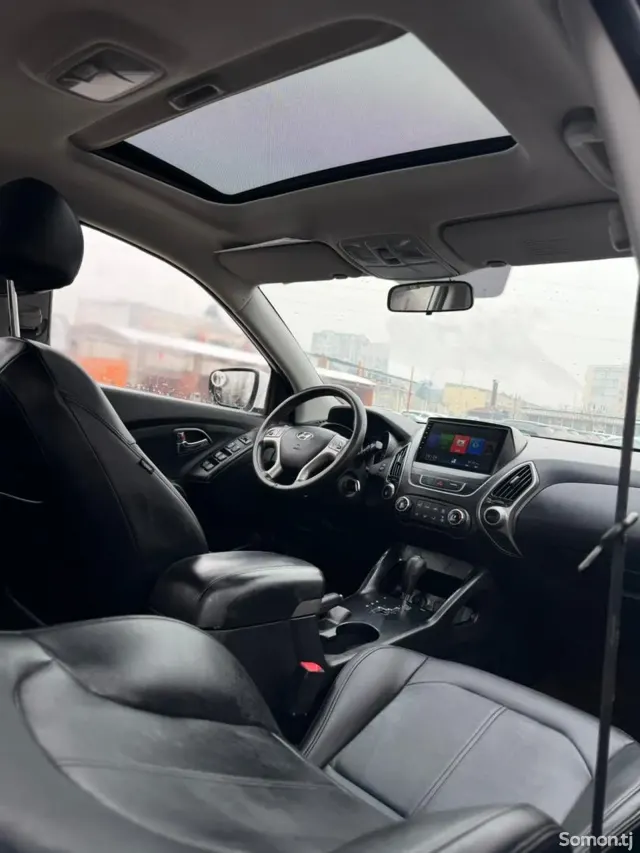 Hyundai Tucson 2014 · 1.6 AT