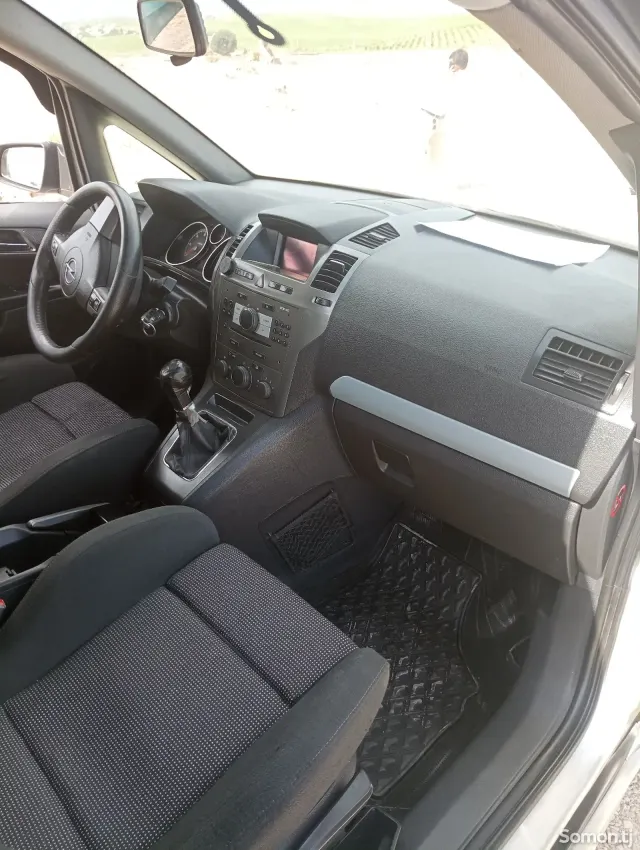 Opel Zafira 2008 · 1.8 MT