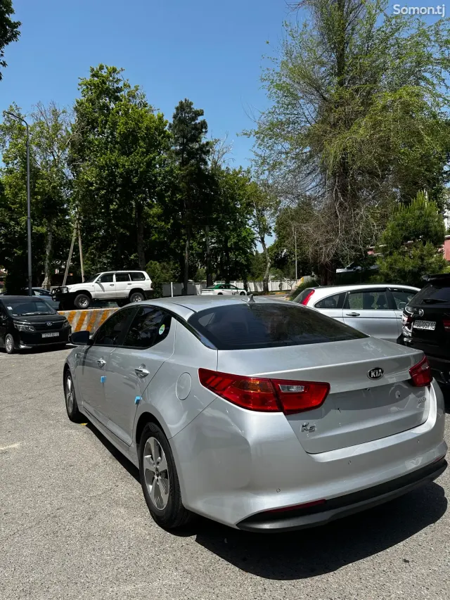 Kia K5 2015 · 2.0 AT
