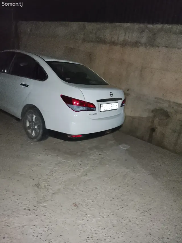 Nissan Almera 2018 · 1.8 AT