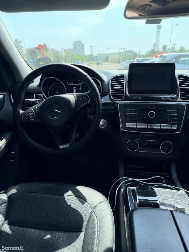 Mercedes-Benz GLE class 2016 · 3.5 AT