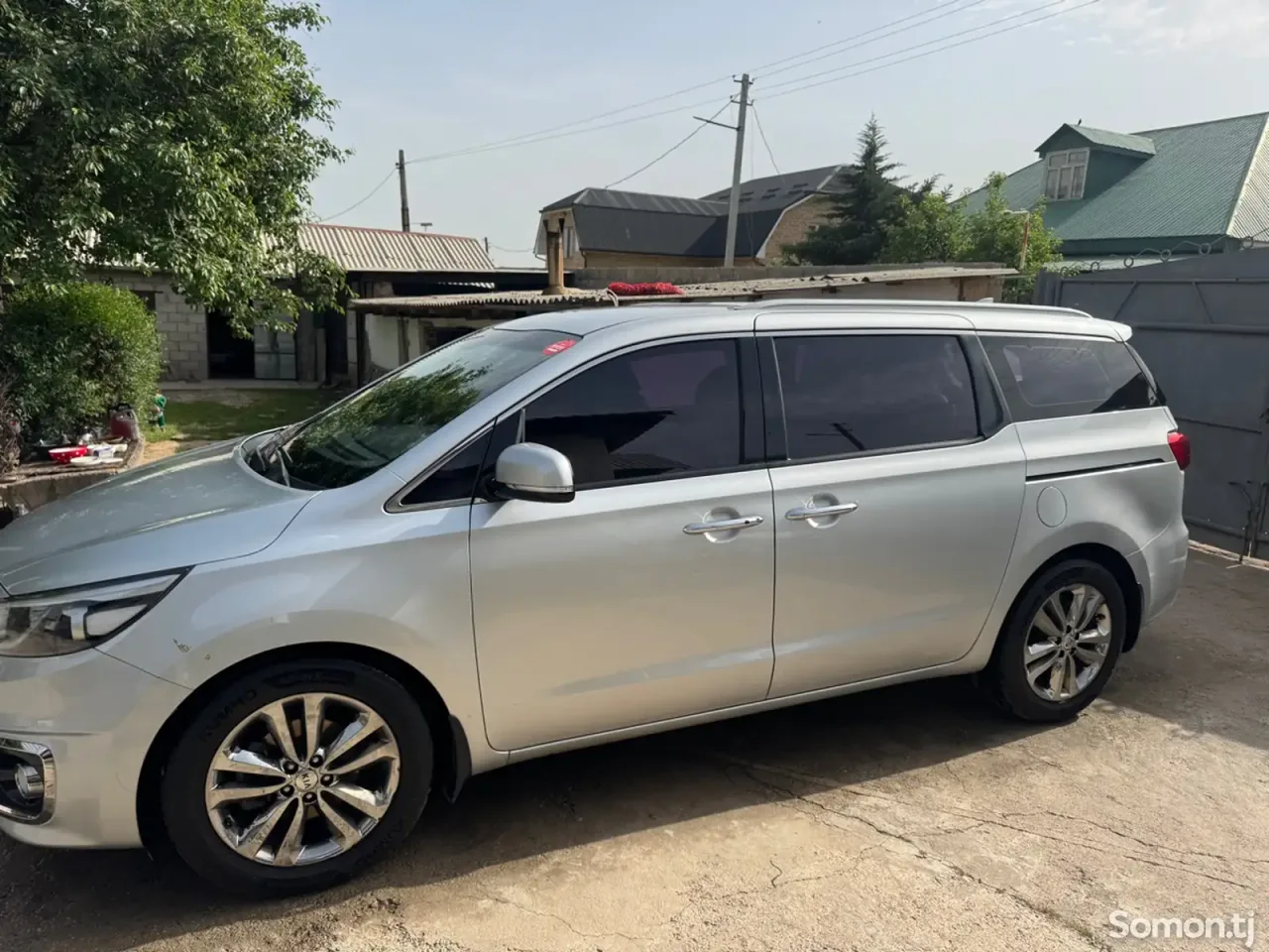 Kia Carnival 2016 · 2.2 AT