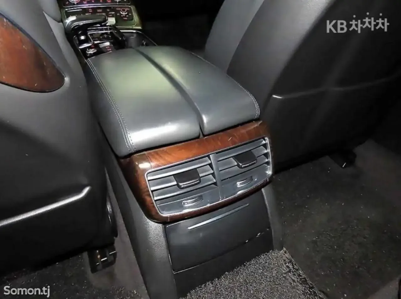 Audi A8 2015 · 4.2 AT