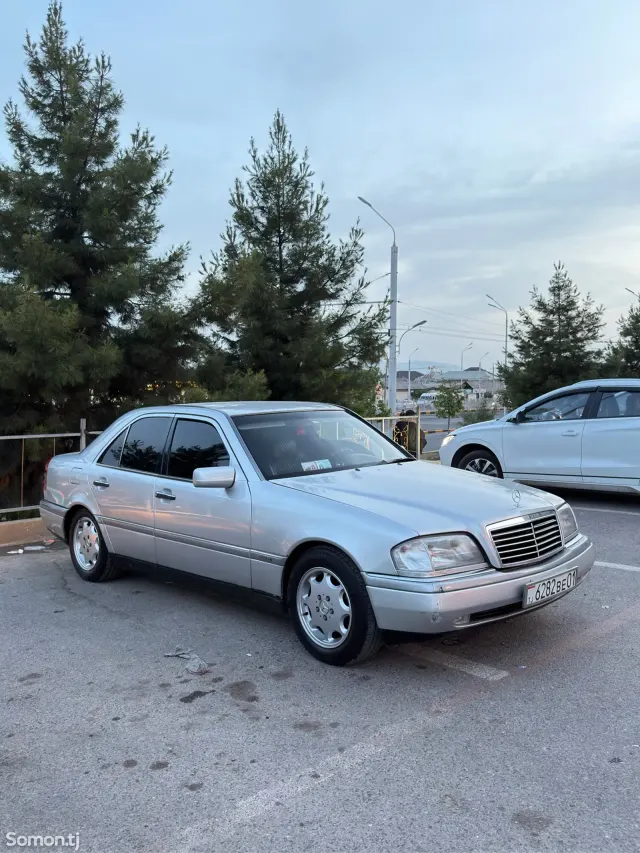 Mercedes-Benz C class 1996 · 2.0 MT