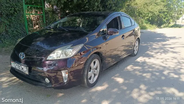 Toyota Prius 2014 · 1.8 AT