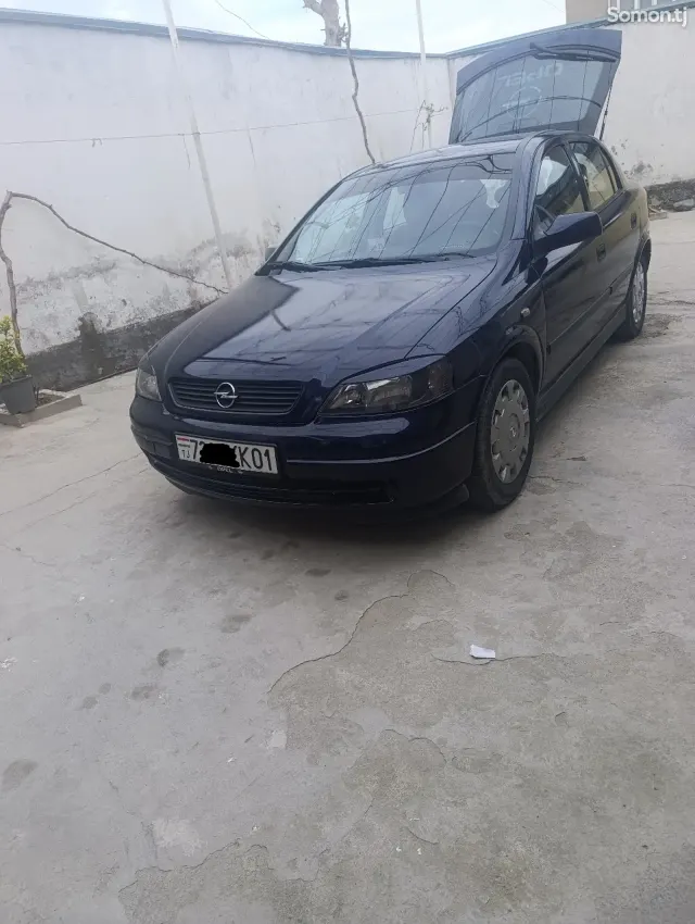 Opel Astra G 1999 · 1.6 MT
